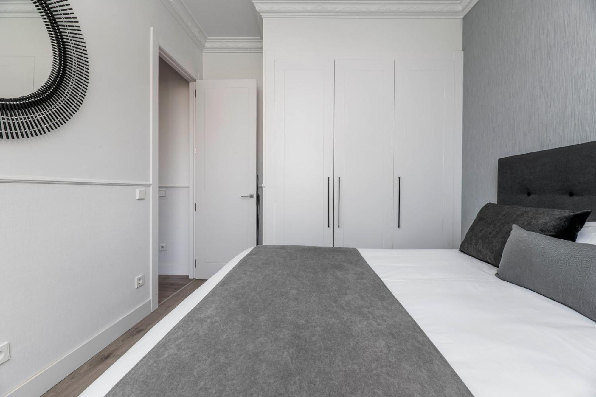 Madrid 1915 Private Suites Rum bild