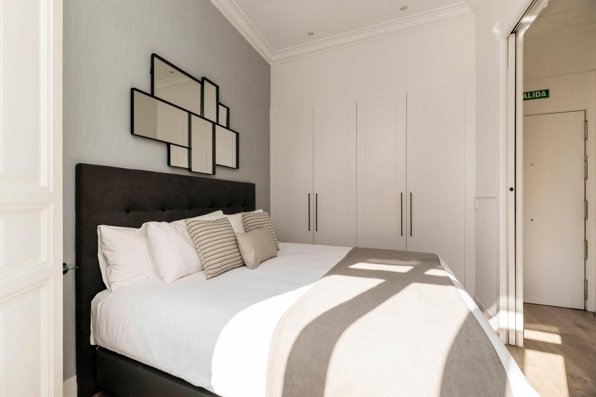 Madrid 1915 Private Suites Rum bild