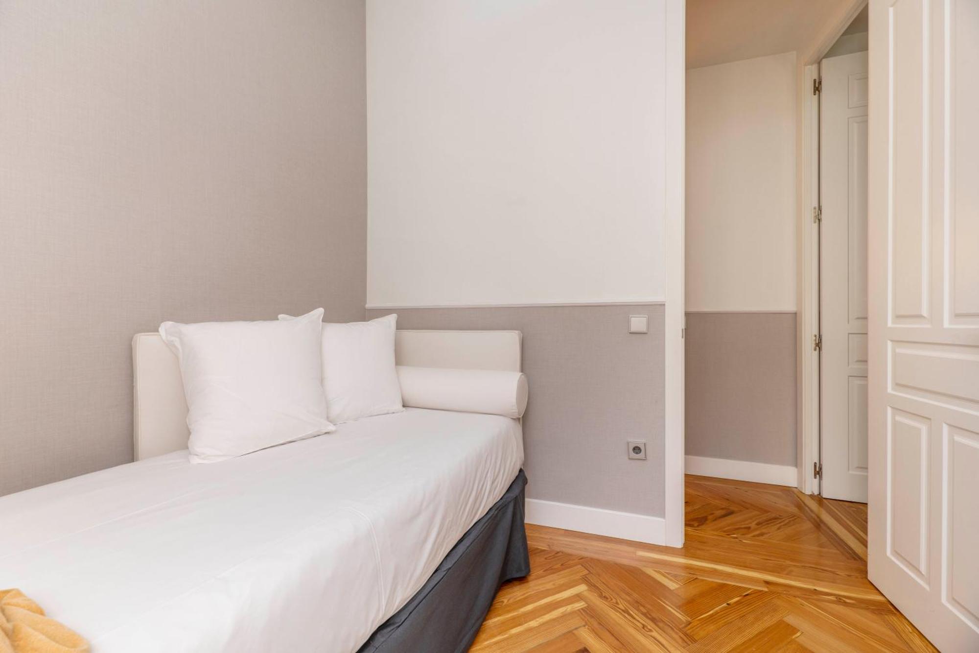 Madrid 1915 Private Suites Rum bild