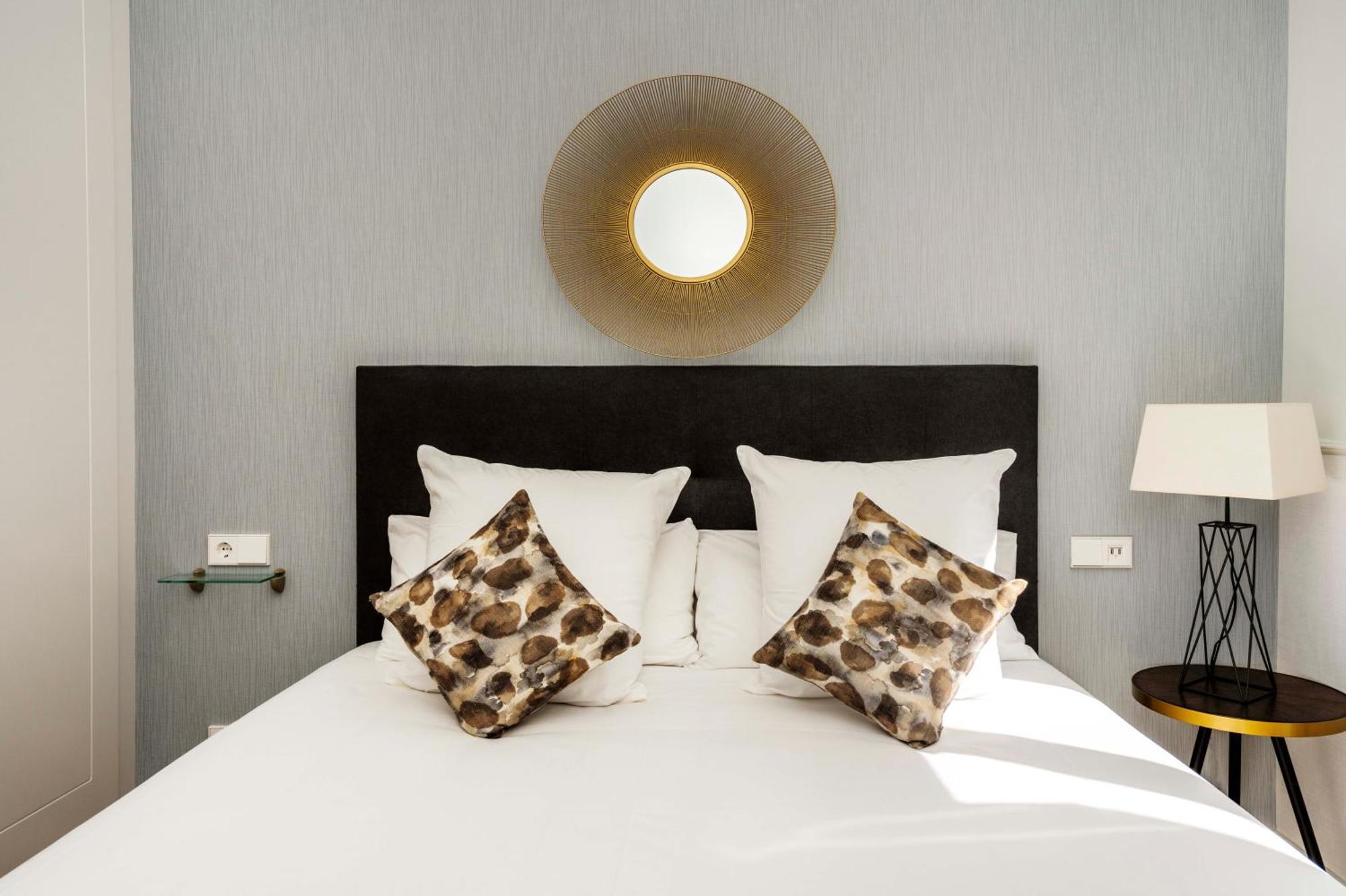 Madrid 1915 Private Suites Rum bild